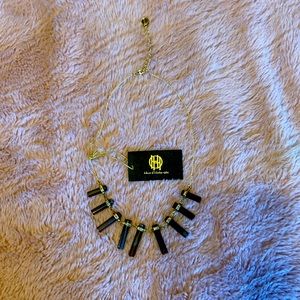 NWT HOUSE OF HARLOW CRYSTAL NECKLACE